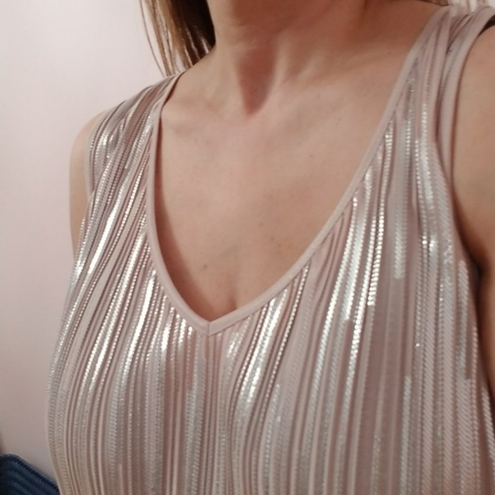 Jennifer Lopez sleeveless  top, size M - Picture 8 of 10